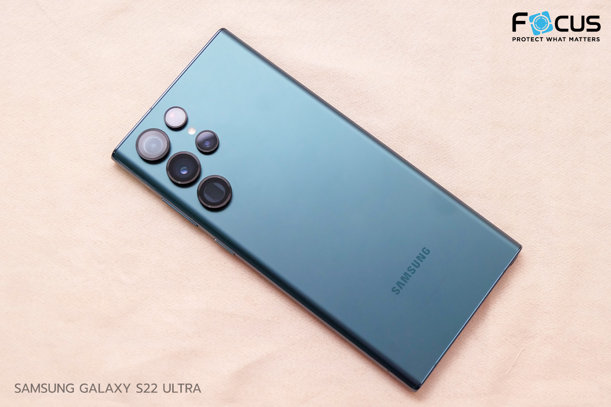 Unbox-Samsung-S22-Ultra-back-green